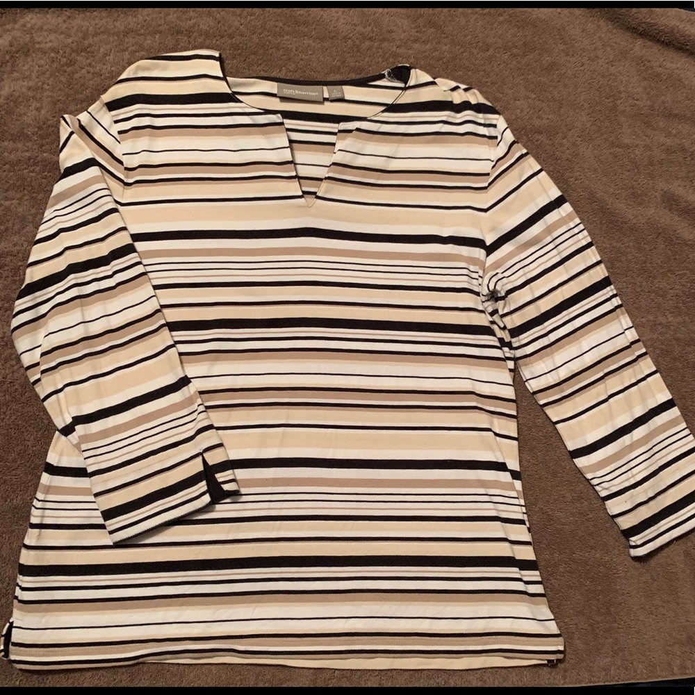 3/4 length sleeve shirt. Worn once